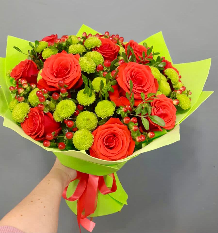 Букет цветов из: Хризантемы и Розы в Карталах