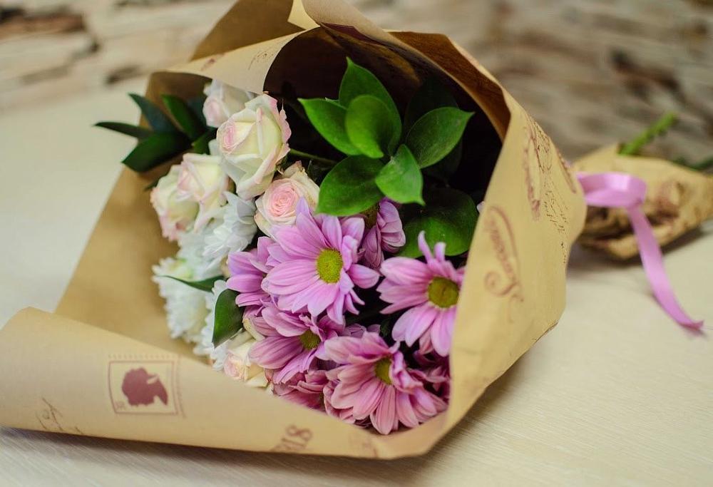 Букет цветов из: Розы и Хризантемы в Карталах