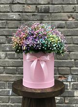Цветочная композиция из Гипсофила и Розы в шляпной коробке в Карталах