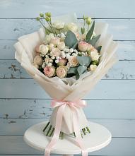 Букет цветов из:  Розы и Лизиантусы #REPLACE_PRED# Карталах