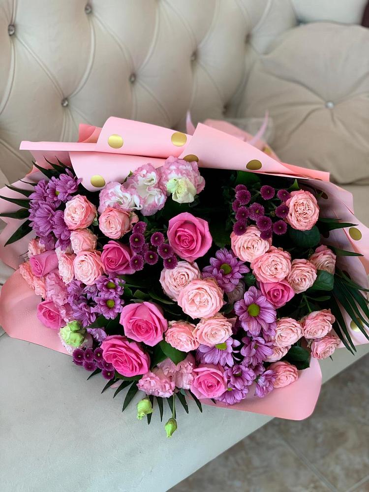 Букет цветов из: Хризантемы, Розы и Лизиантусы в Карталах