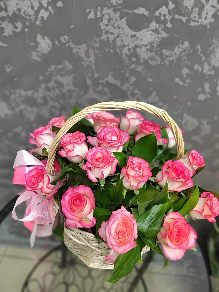 Цветочная композиция из Розы в корзине в Карталах