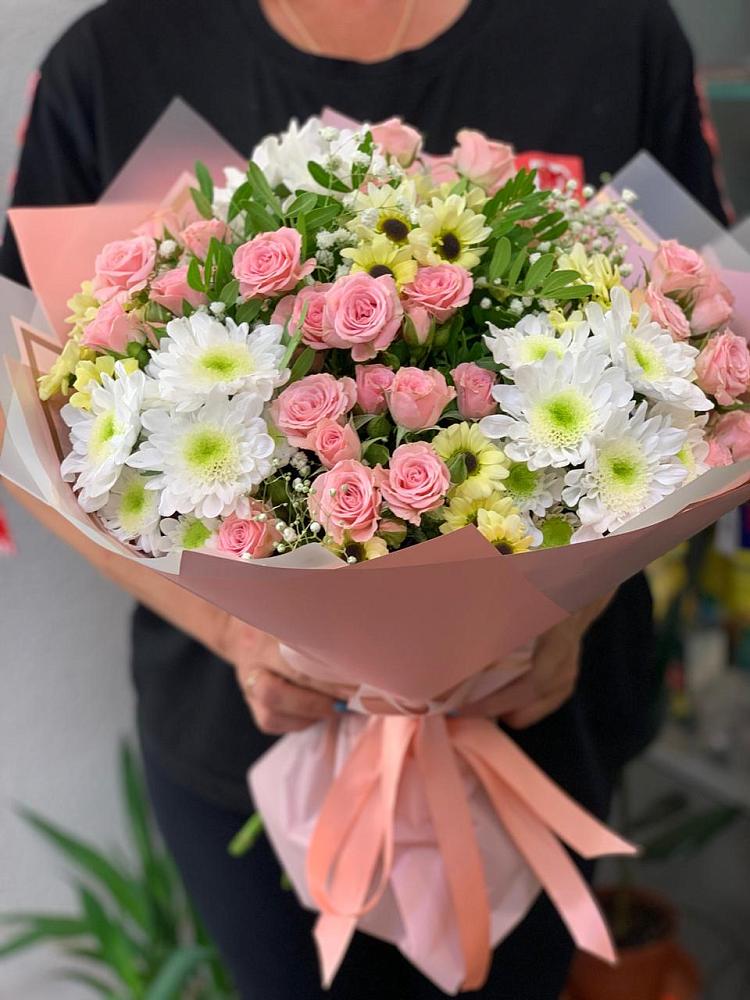 Букет цветов из: Розы и Хризантемы в Карталах