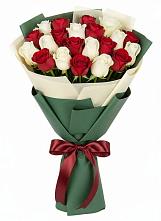 Букет Микс из красных и белых роз в Карталах