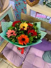 Букет цветов из:  Герберы, Хризантемы и Альстромерии #REPLACE_PRED# Карталах