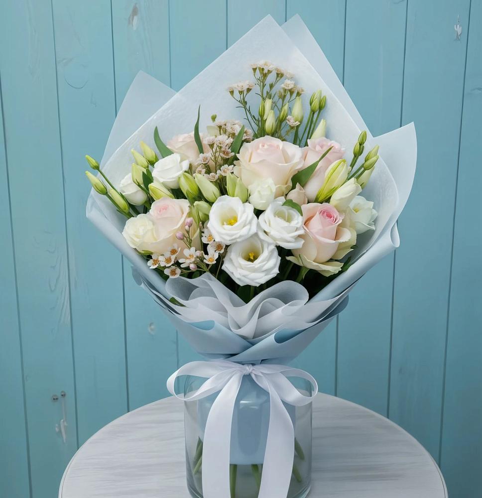 Букет цветов из: Розы и Лизиантусы в Карталах