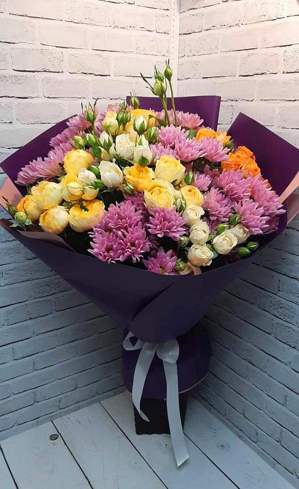 Букет цветов из: Хризантемы и Розы в Карталах