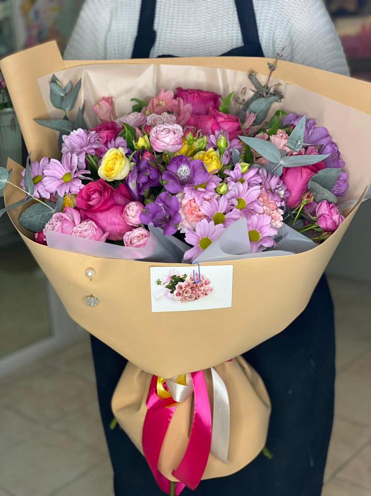 Букет цветов из: Хризантемы, Гвоздики и Альстромерии в Карталах