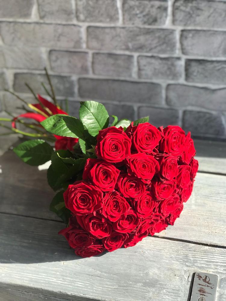 Букет Красные розы Фридом в Карталах