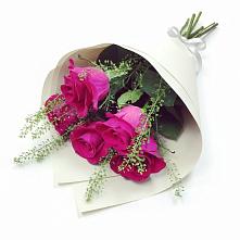 Букет цветов из:  Розы в Карталах