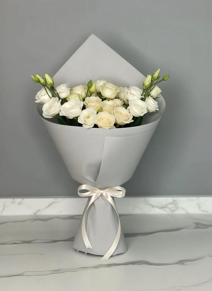 Букет цветов из: Розы и Лизиантусы в Карталах