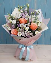 Букет цветов из:  Лизиантусы, Розы, Альстромерии и Гипсофила в Карталах