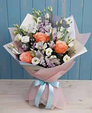 Букет цветов из:  Лизиантусы, Розы, Альстромерии и Гипсофила в Карталах