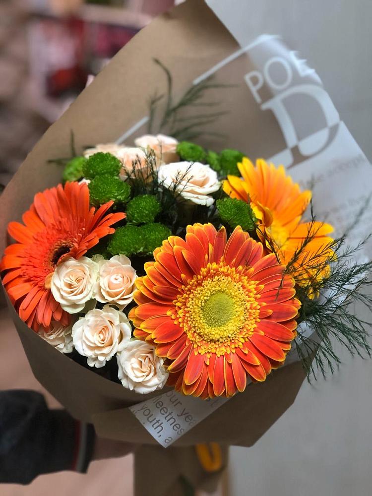 Букет цветов из: Герберы, Хризантемы и Розы в Карталах
