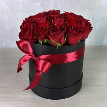 Цветочная композиция из Розы в шляпной коробке в Карталах