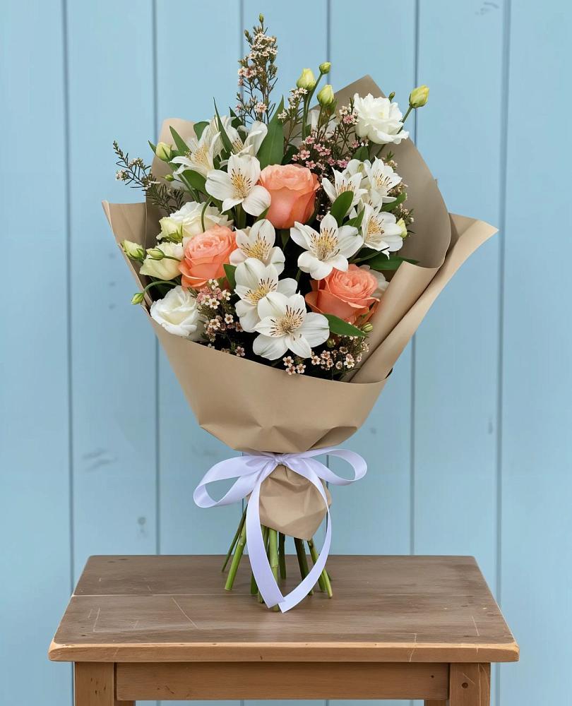 Букет цветов из: Альстромерии, Лизиантусы, Розы и Хризантемы в Карталах