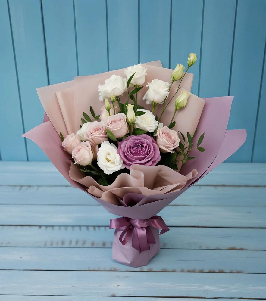 Букет цветов из: Розы и Лизиантусы в Карталах